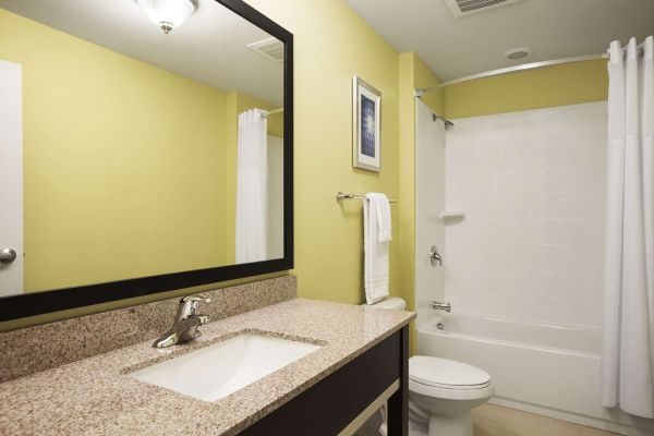 Days Inn & Suites Altoona (Bellwood)